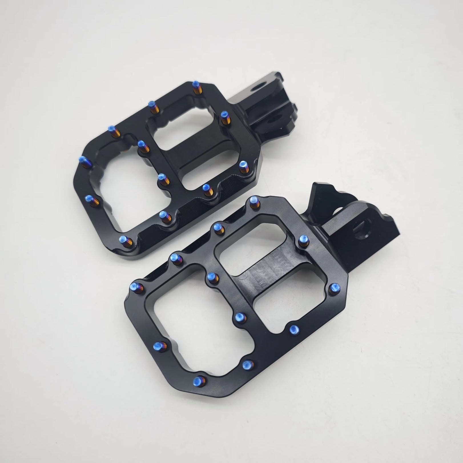 Yozma IN10 Super-Wide Footpegs | CNC E-Moto Foot Pegs