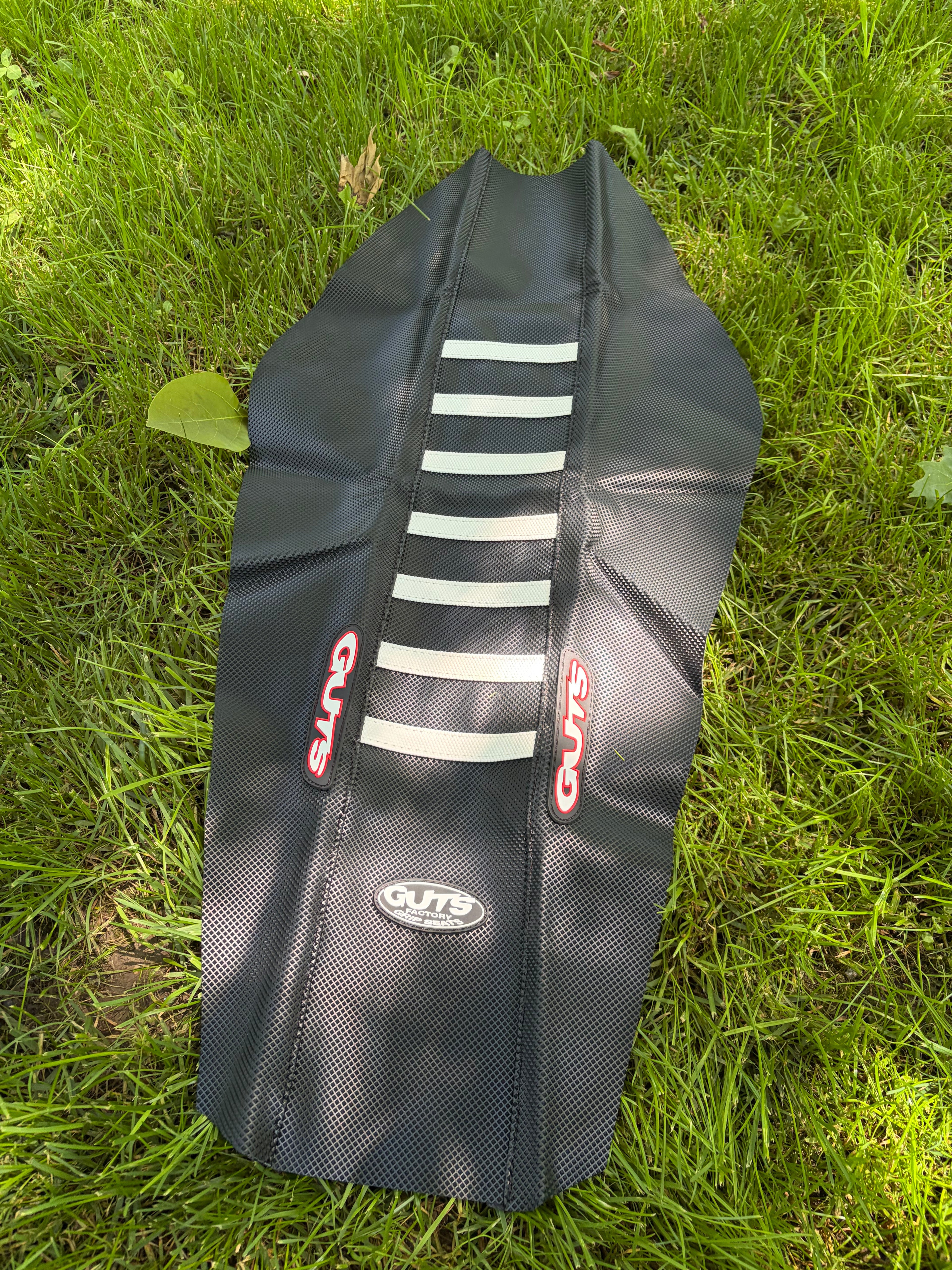 Universal fit: Guts Seat Cover